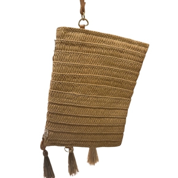 Basket Woven Clutch Wristlet with Tassel - Picture 3 of 11